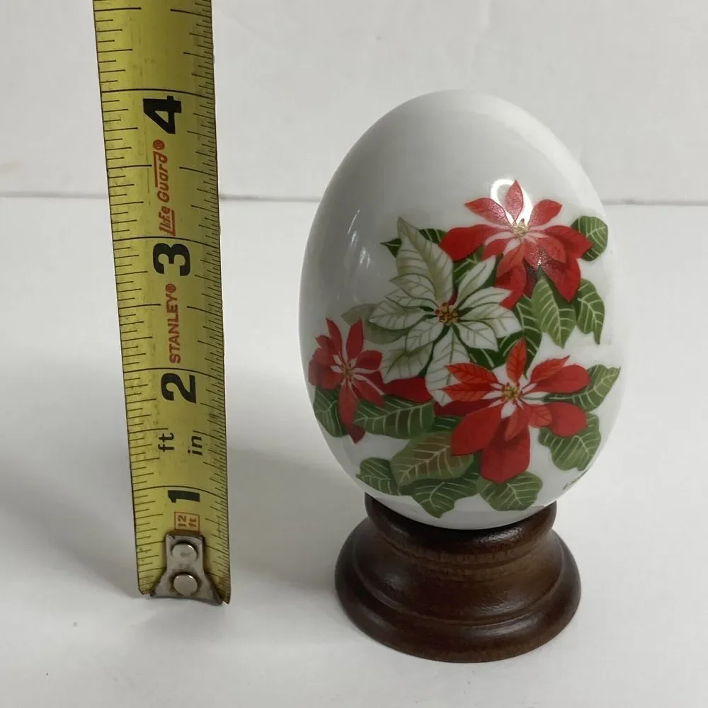 Avon GIFTS OF NATURE Porcelain Egg 1987‎ Winter's Treasure X-Mas Decor Vintage